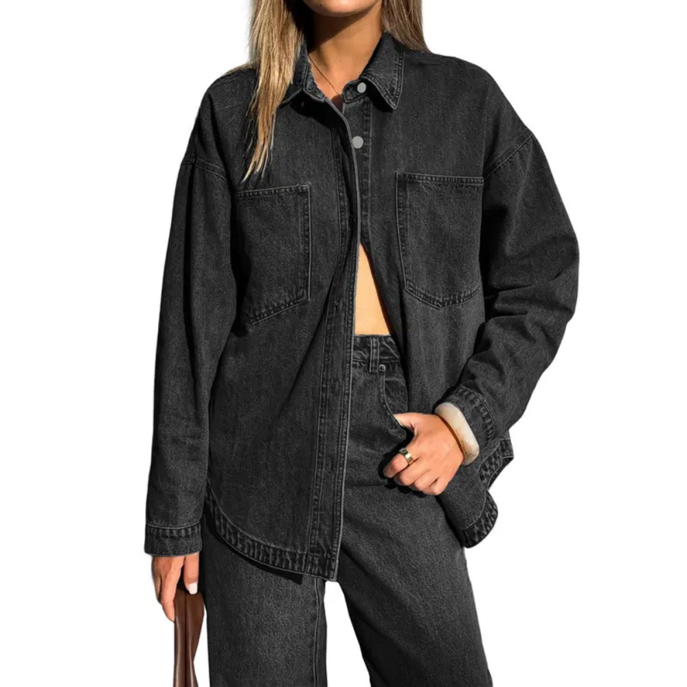Chemise décontractée en denim avec patte de boutonnage sur le devant et deux poches pour femme