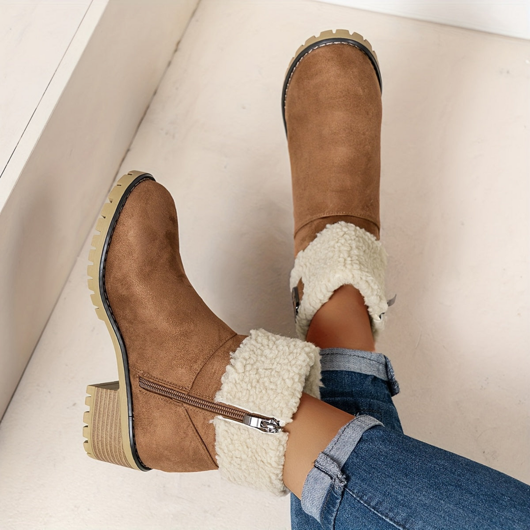 Damen Stiefeletten mit Schnalle, Teddyfellrand und Profilsohle