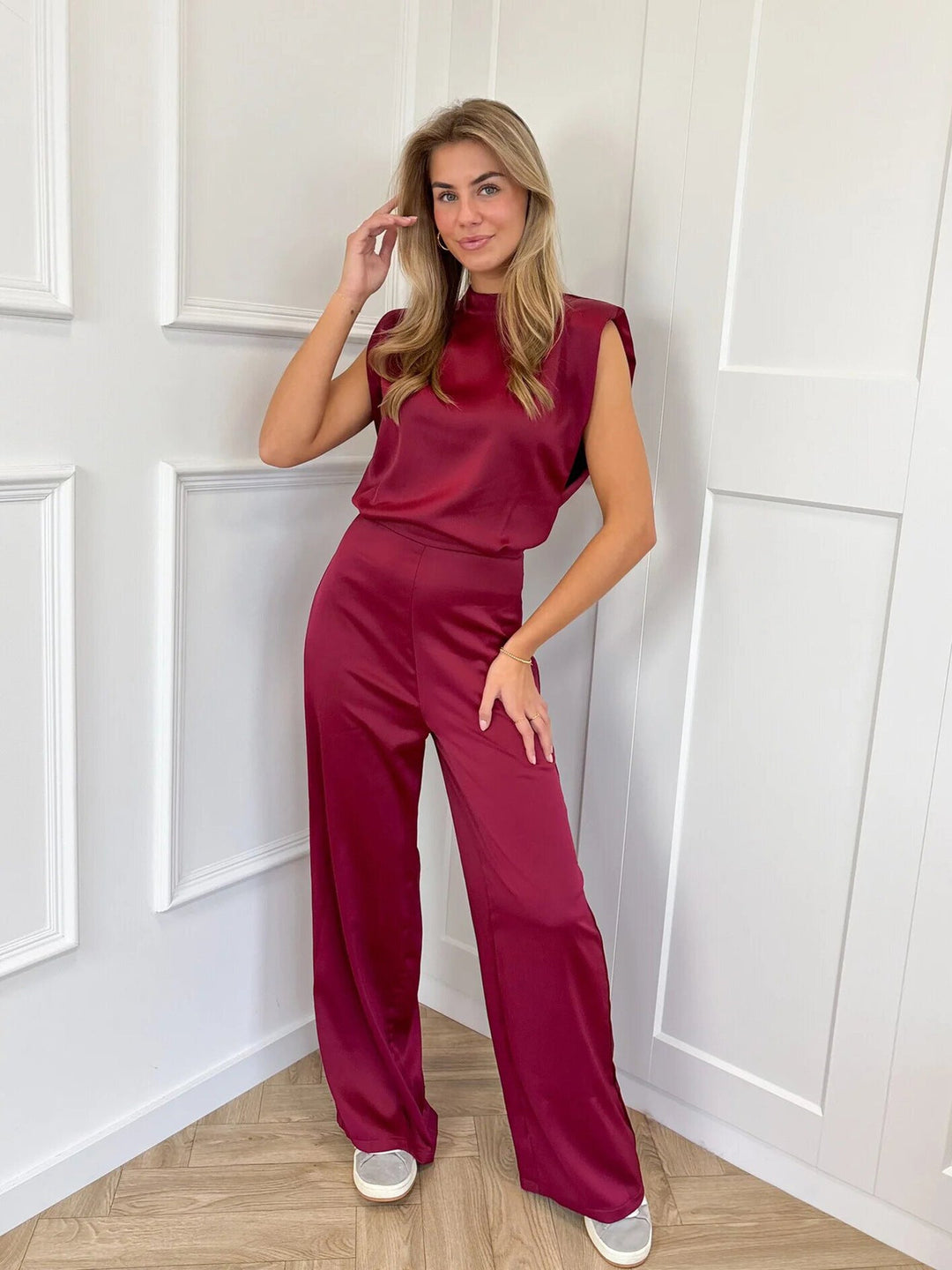 Catharina | Combinaison Femme – Effet Satin Luxueux, Sans Manches, Jambes Larges, Dos Ouvert