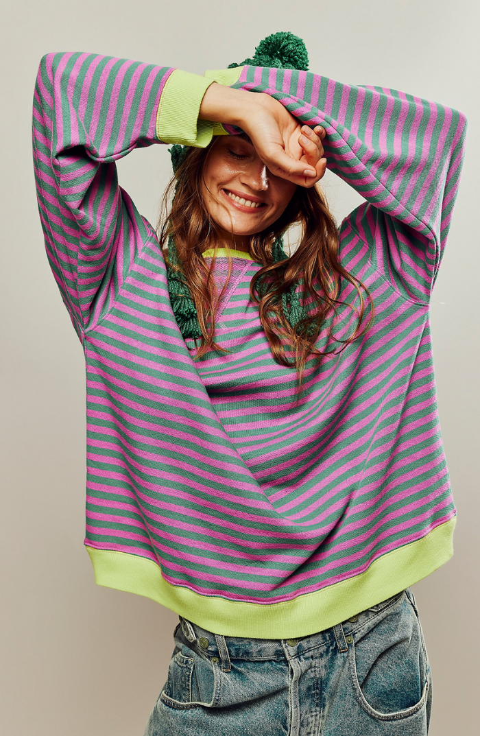 Sweat-shirt oversize rayé avec empiècements contrastants et épaules tombantes