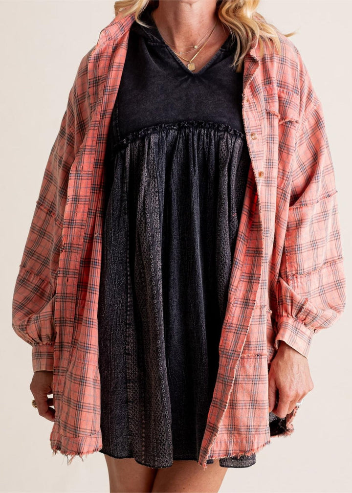 Raw Edge Übergröße Hemdjacke – Gewaschenes Flanell-Layer mit Taschen