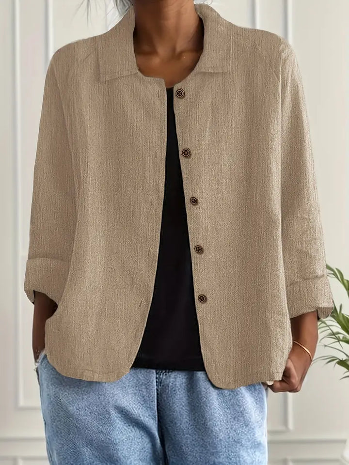 Chemise en lin décontractée avec col et boutons et manches trois-quarts