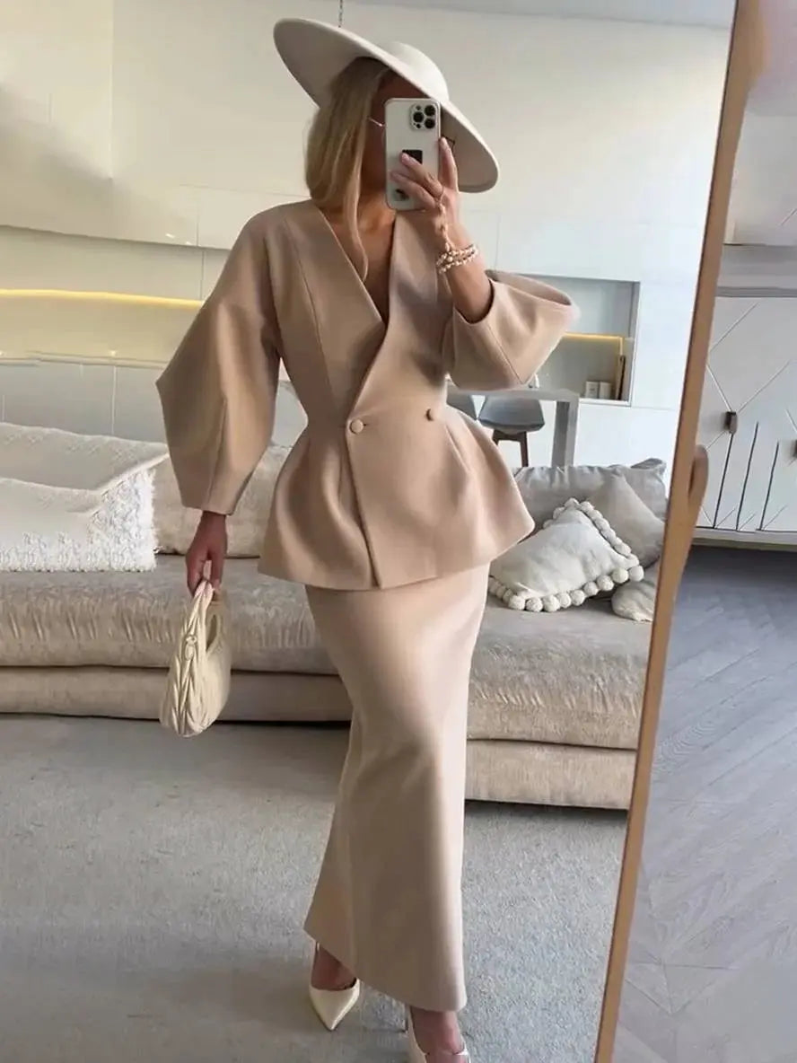 Zwei-Teiliges Rockanzug mit Puffärmel-Blazer und V-Ausschnitt