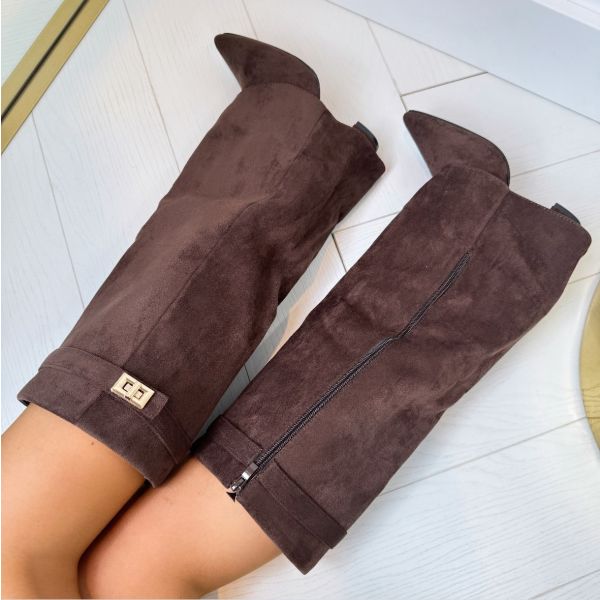 Damenstiefel mit Blockabsatz und eleganter Passform mit Riemchen aus Wildleder oder Leder