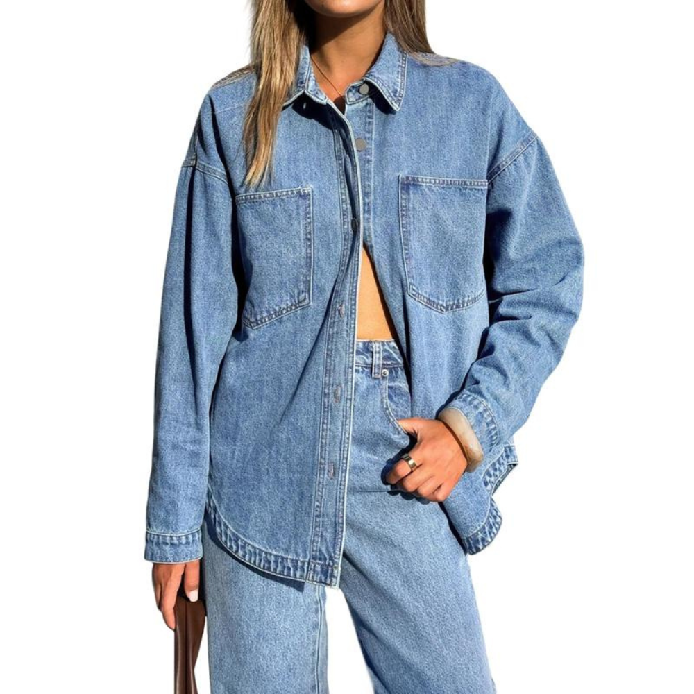 Chemise décontractée en denim avec patte de boutonnage sur le devant et deux poches pour femme