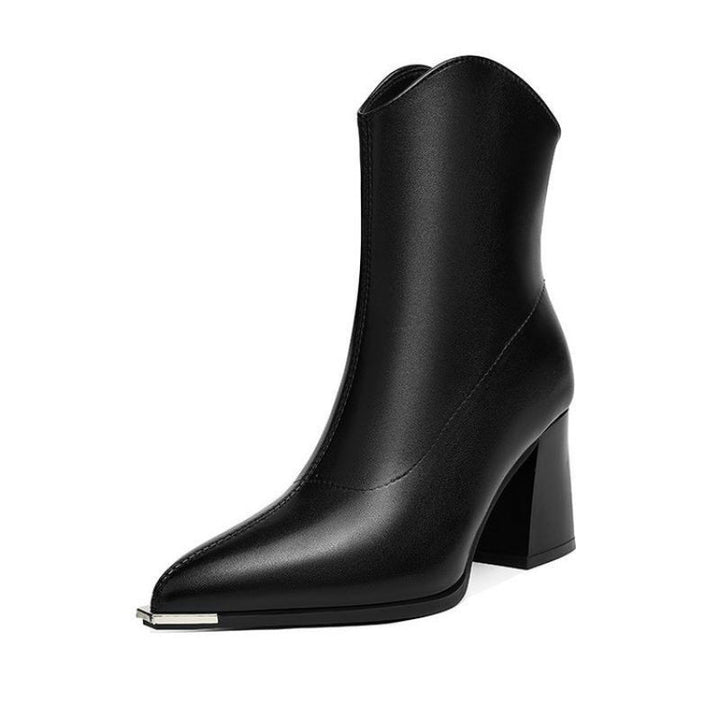 Schwarze Damenstiefelette mit spitzer Zehe, metallener Zehenkappe und Blockabsatz
