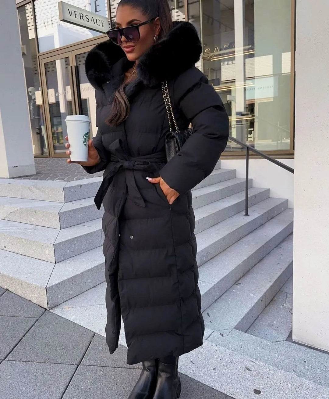Aria | Damen Lange Gürtel Pufferjacke mit Fellkapuze