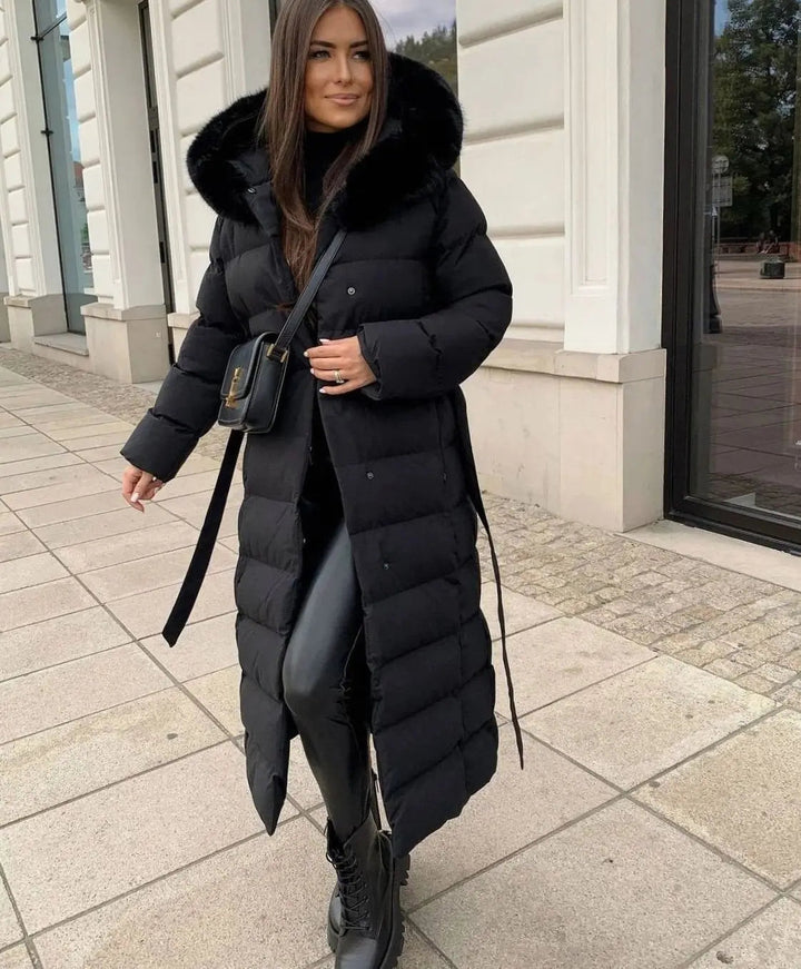 Aria | Damen Lange Gürtel Pufferjacke mit Fellkapuze