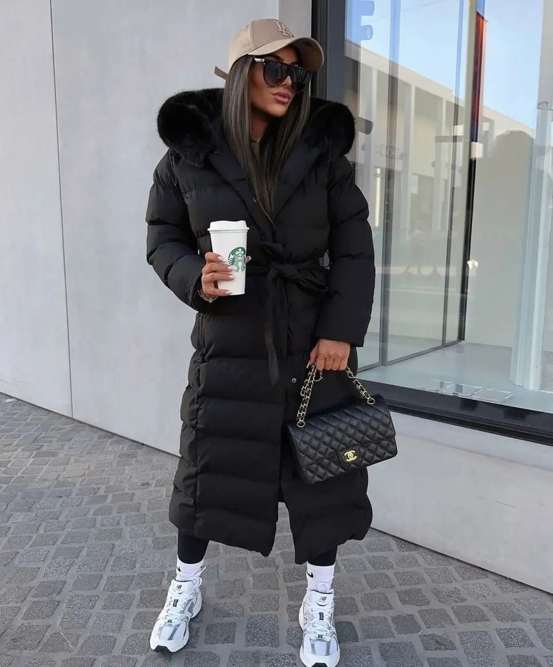 Aria | Damen Lange Gürtel Pufferjacke mit Fellkapuze