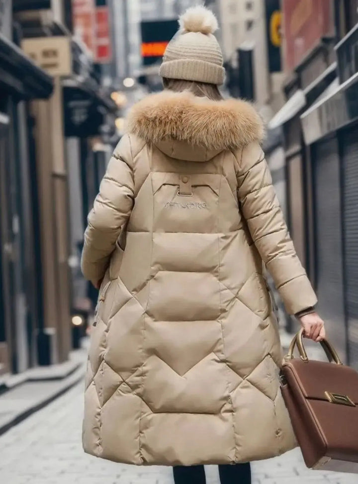 Lily | Damen Lange Kapuzenjacke mit Kunstfellbesatz und Steppung