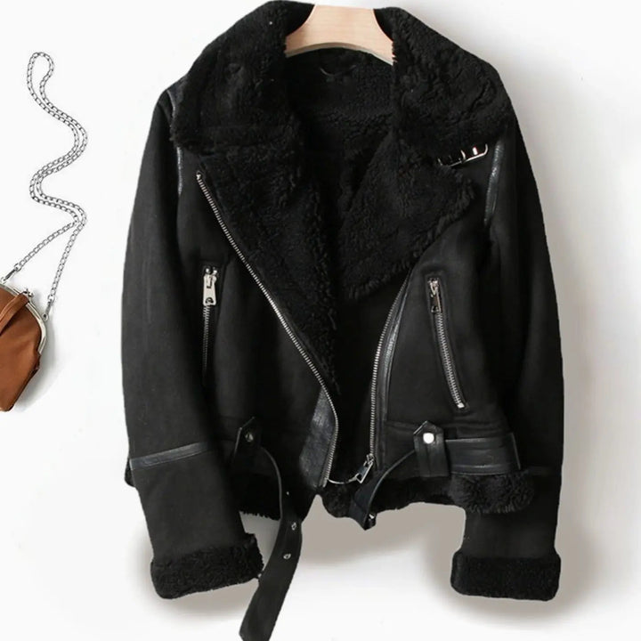 Amelia | Damen-Motorradjacke aus Wildleder mit Schaffellfutter und Gürtel